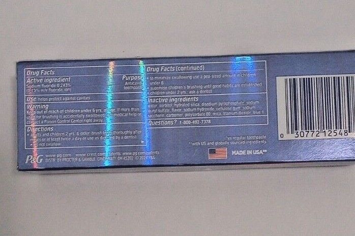 Crest 3D White Fluoride Anticavity Whitening Toothpaste, Radiant Mint, 2.4 OZ - Image 6