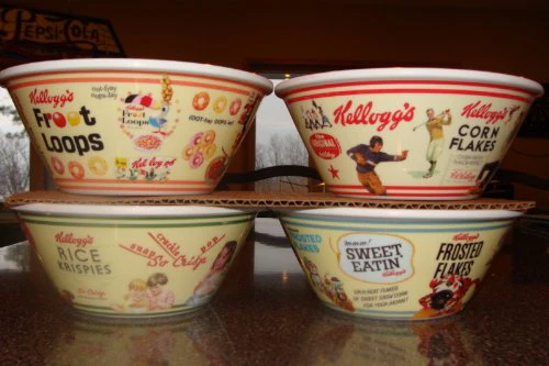 Set of 4 Kellogg's Cereal Bowls Tony the Tiger, Snap Crackle & Pop, Toucan Sam, and Sunny